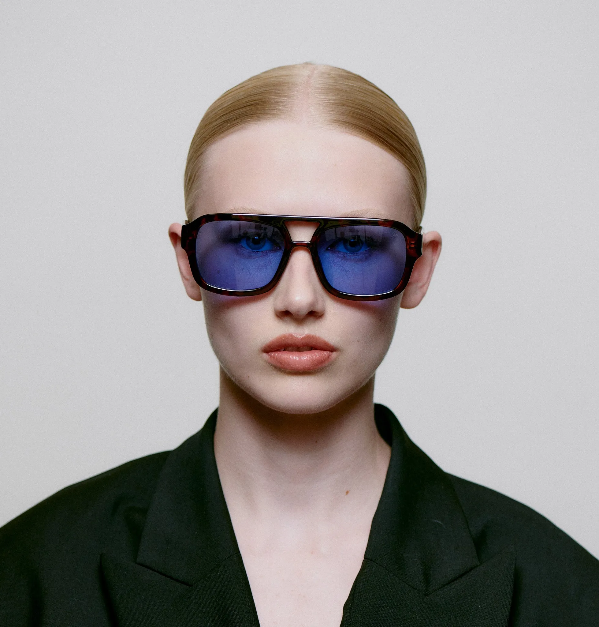 A. KJÆRBEDE | Kaya | Demi Tortoise Blue Lens