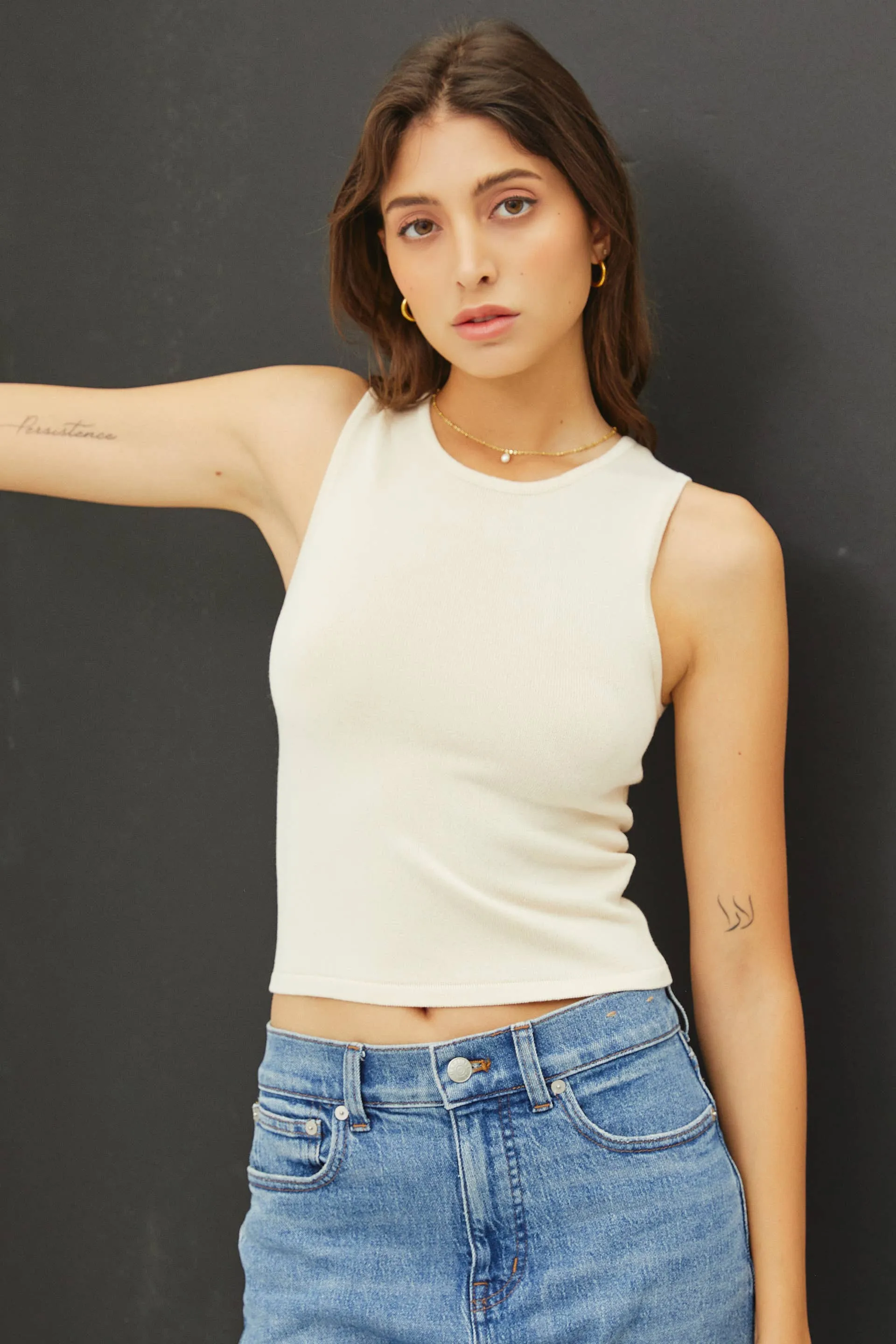ROUND NECK SLEVELESS CROP TANK | Vanilla