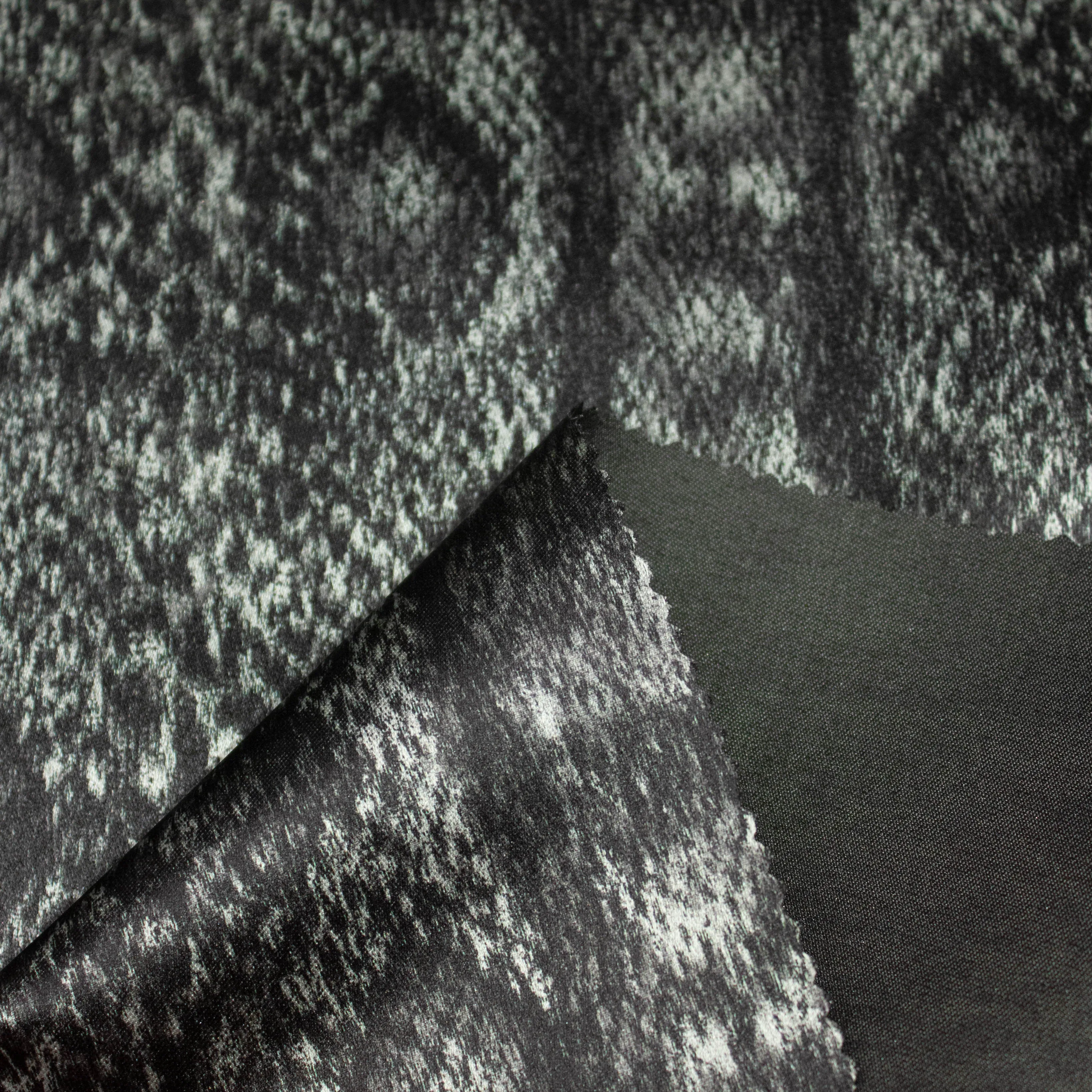 Taniyn Abstract Sturdy Silk