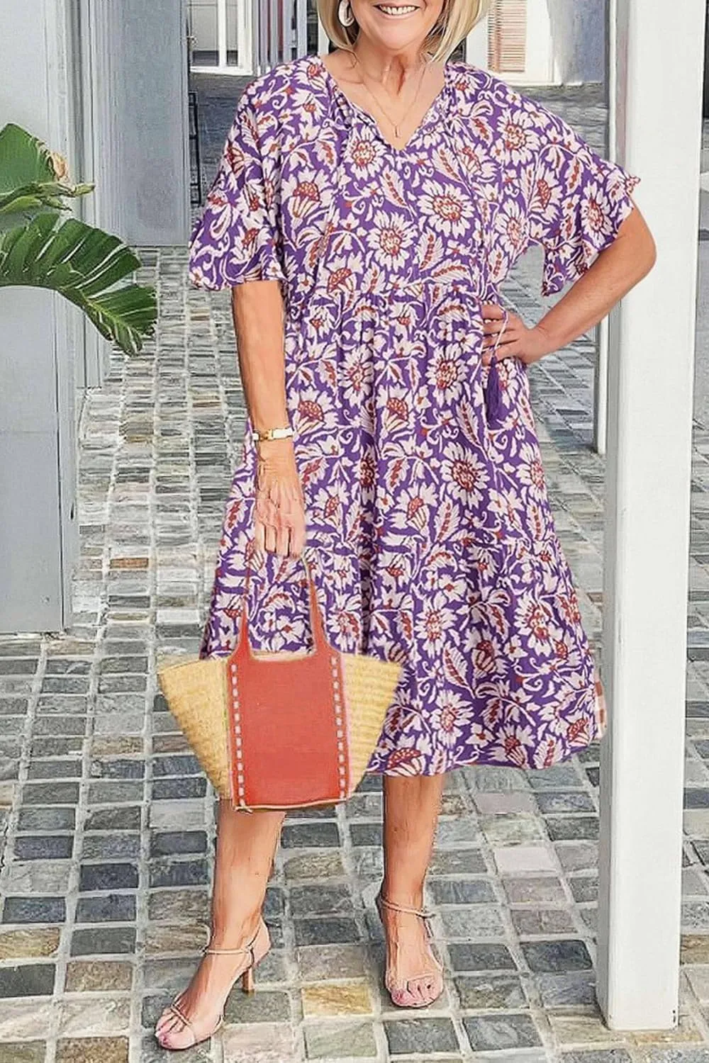 Women's Boho Floral Dresses V Neck Short Sleeve Tiered Flowy Plus Size Summer Vacation Knee Length Midi Dress